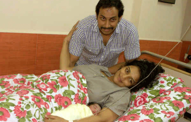 Sweta meonan, real labour scenes, kerala speaker, assembly speaker, women protection, personal issue, pregnant sweta, kali mannu movie, kali mannu director, 